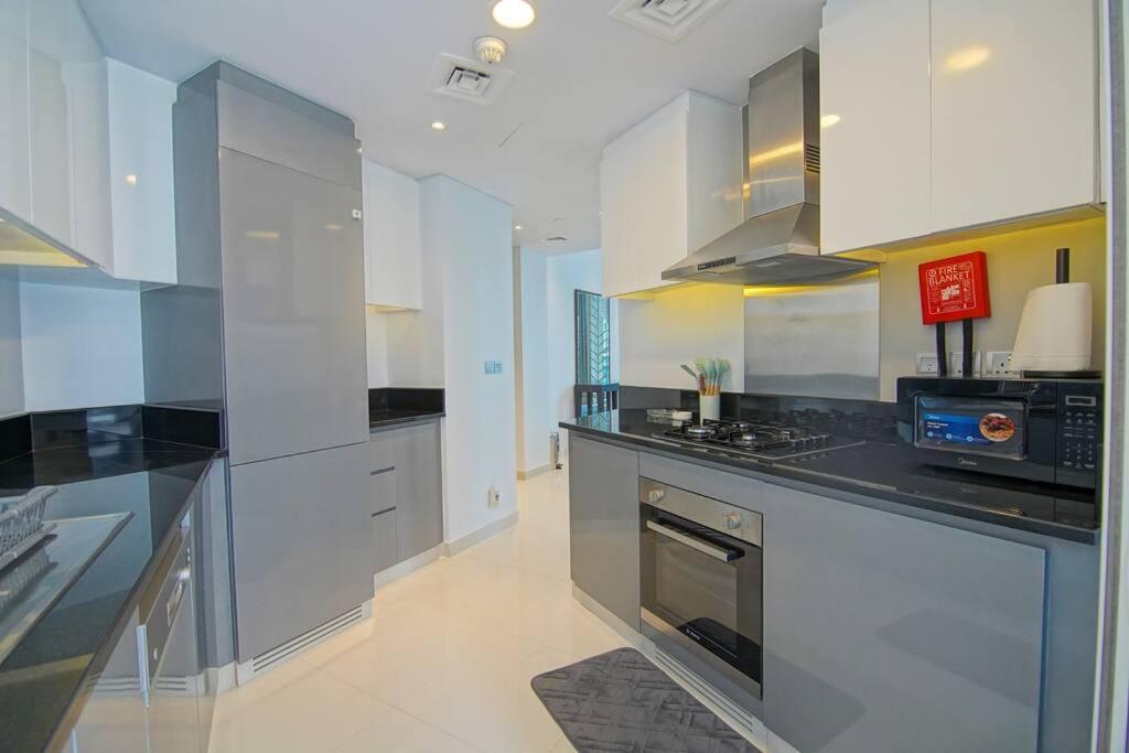 Luxury Hotel Apartment With A Canal View Dubái Exterior foto